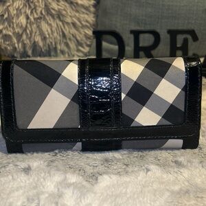Burberry Penrose Continental Wallet (Black Beat Check Nylon Canvas)